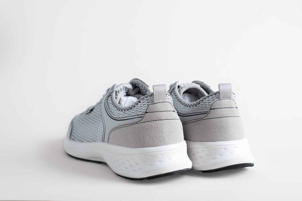 Spine Footwear : découvrez la chaussure Spine redresseuse de dos